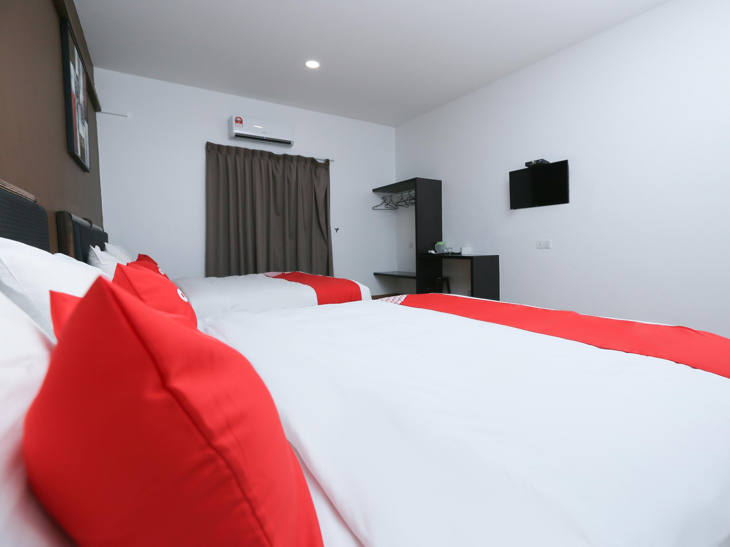 Oyo 89915 East Mount Hotel Kukup Εξωτερικό φωτογραφία