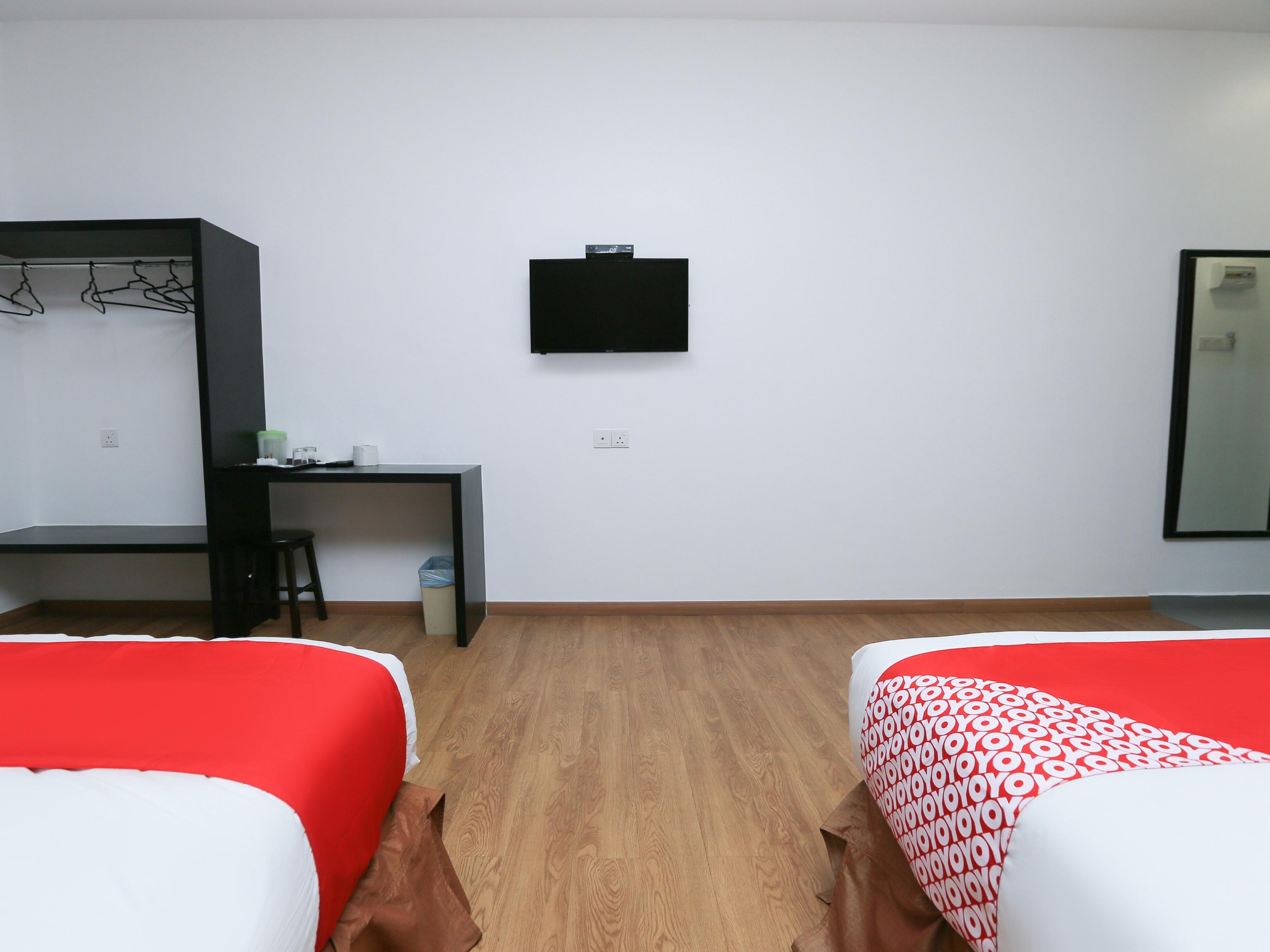 Oyo 89915 East Mount Hotel Kukup Εξωτερικό φωτογραφία