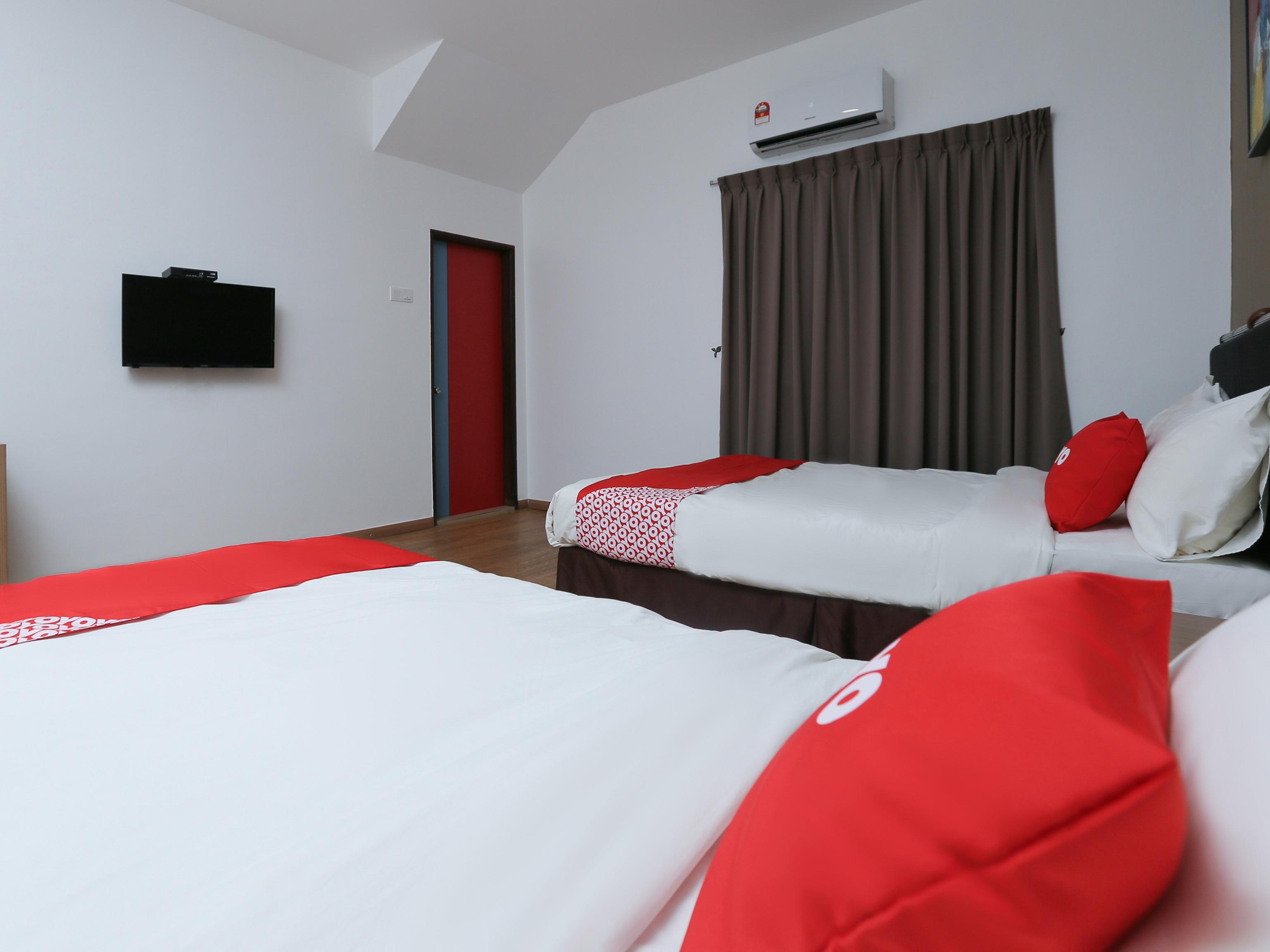 Oyo 89915 East Mount Hotel Kukup Εξωτερικό φωτογραφία