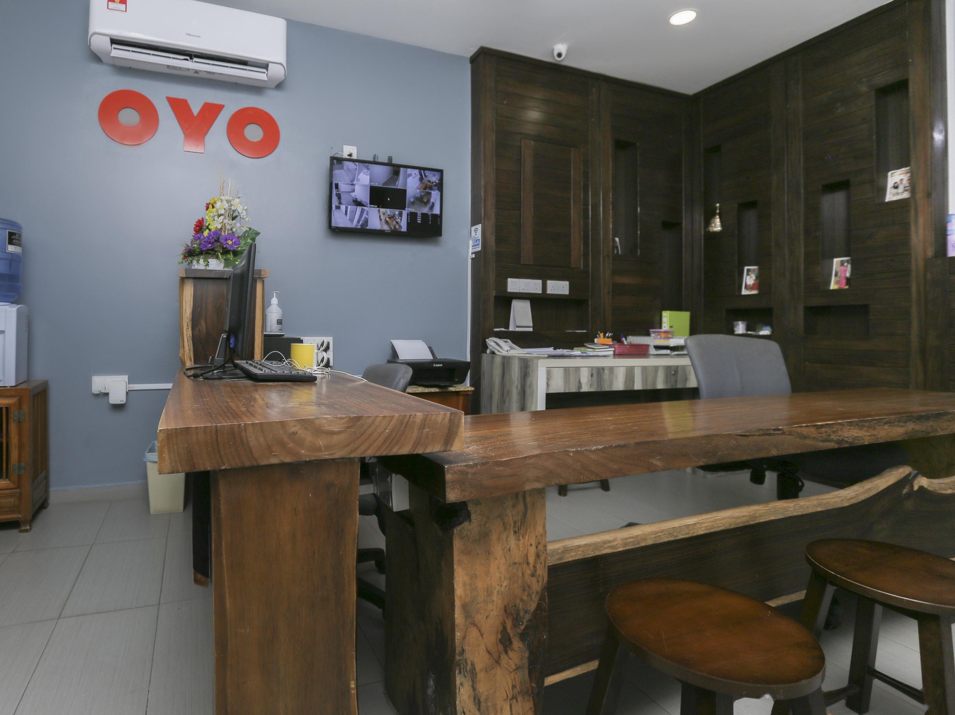 Oyo 89915 East Mount Hotel Kukup Εξωτερικό φωτογραφία