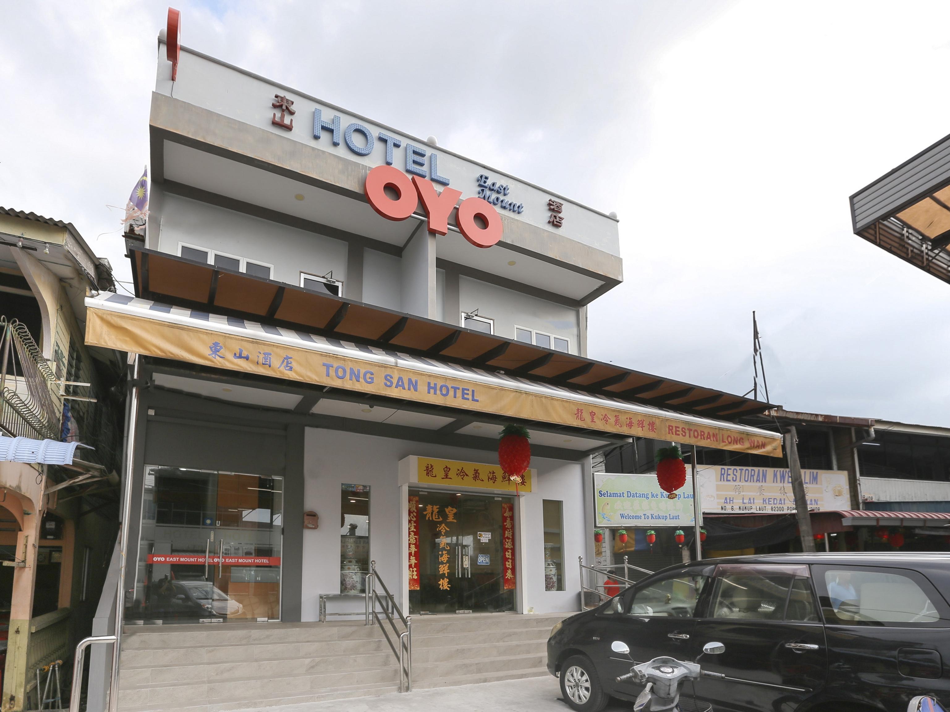 Oyo 89915 East Mount Hotel Kukup Εξωτερικό φωτογραφία