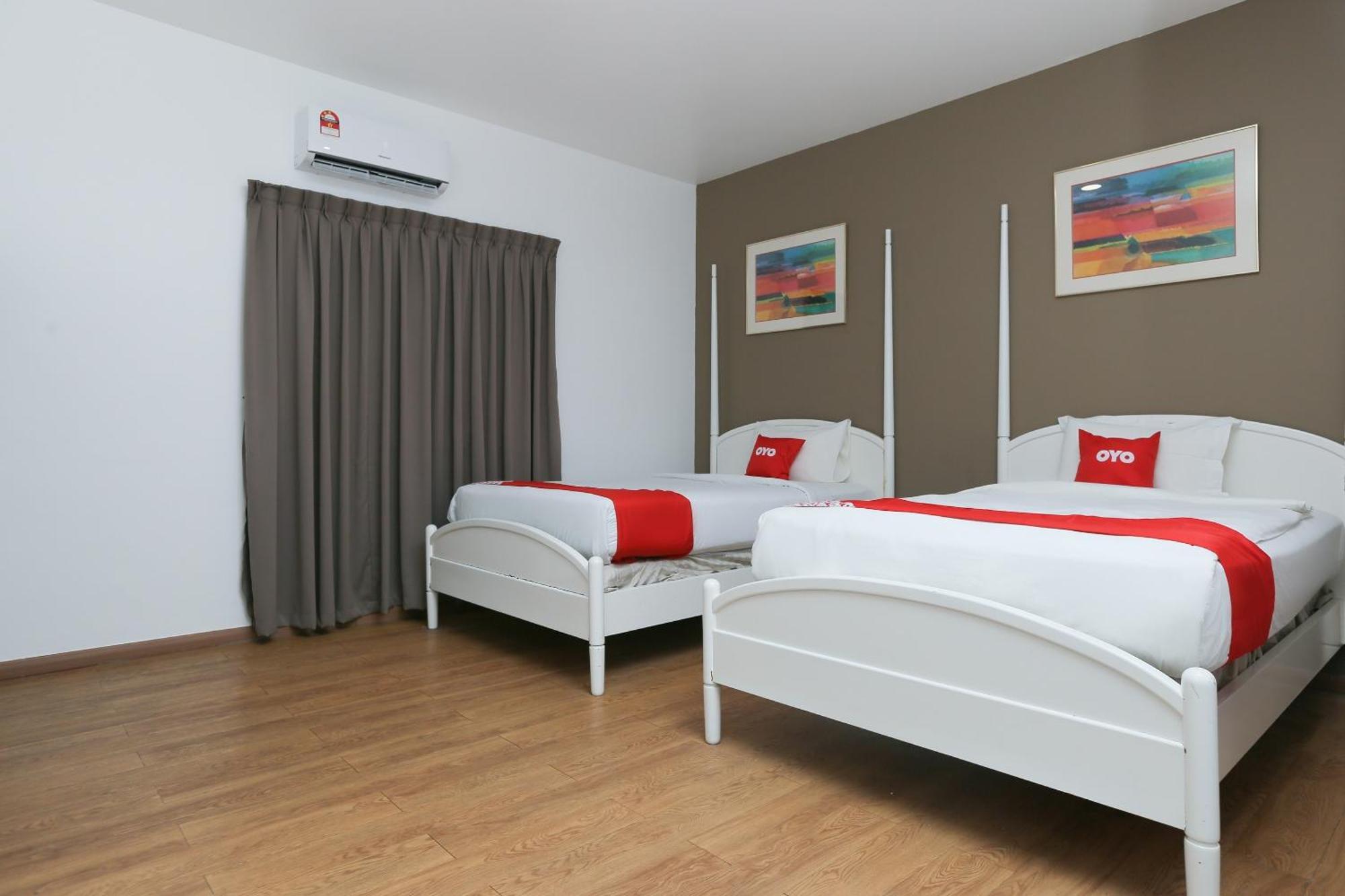 Oyo 89915 East Mount Hotel Kukup Εξωτερικό φωτογραφία