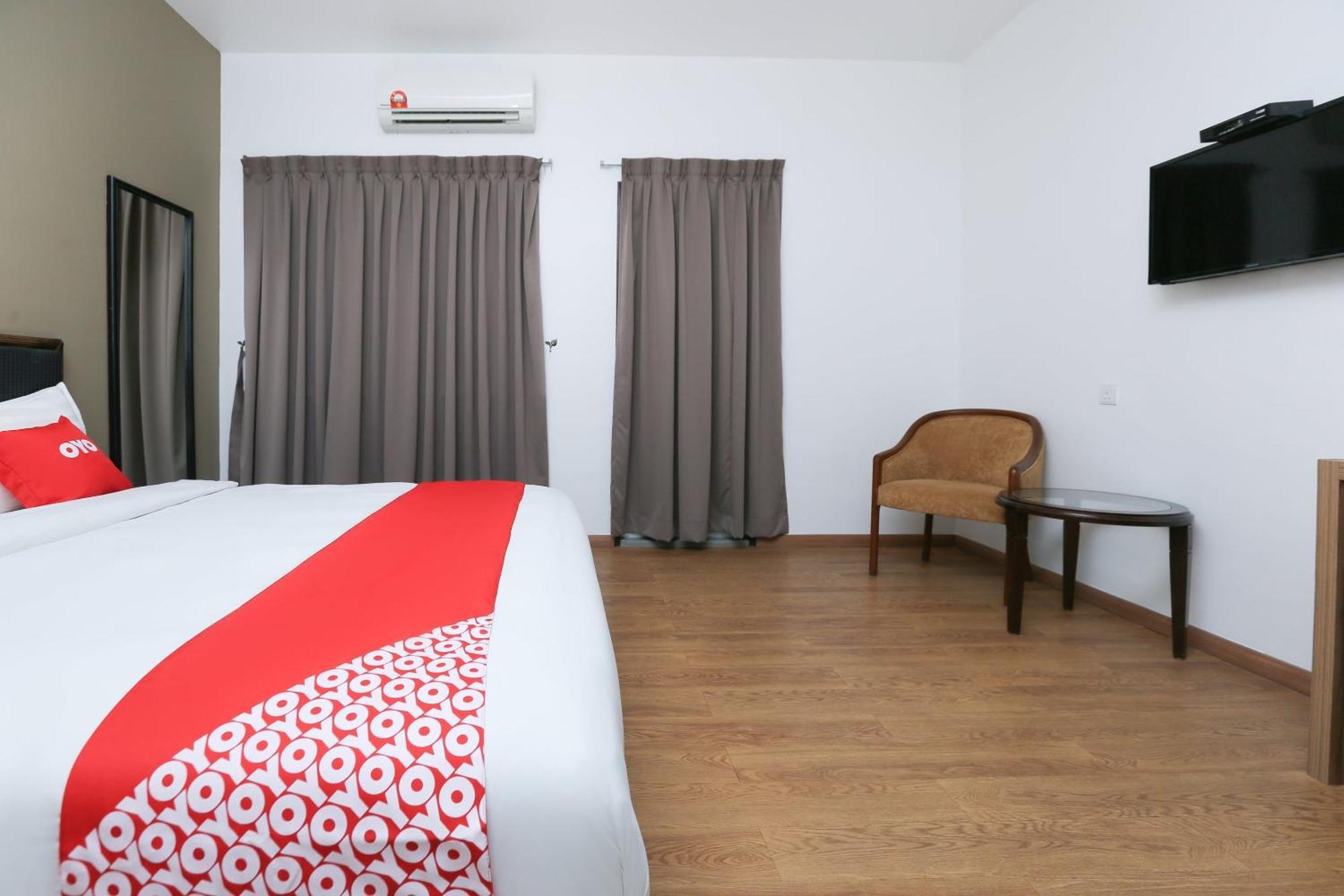 Oyo 89915 East Mount Hotel Kukup Εξωτερικό φωτογραφία