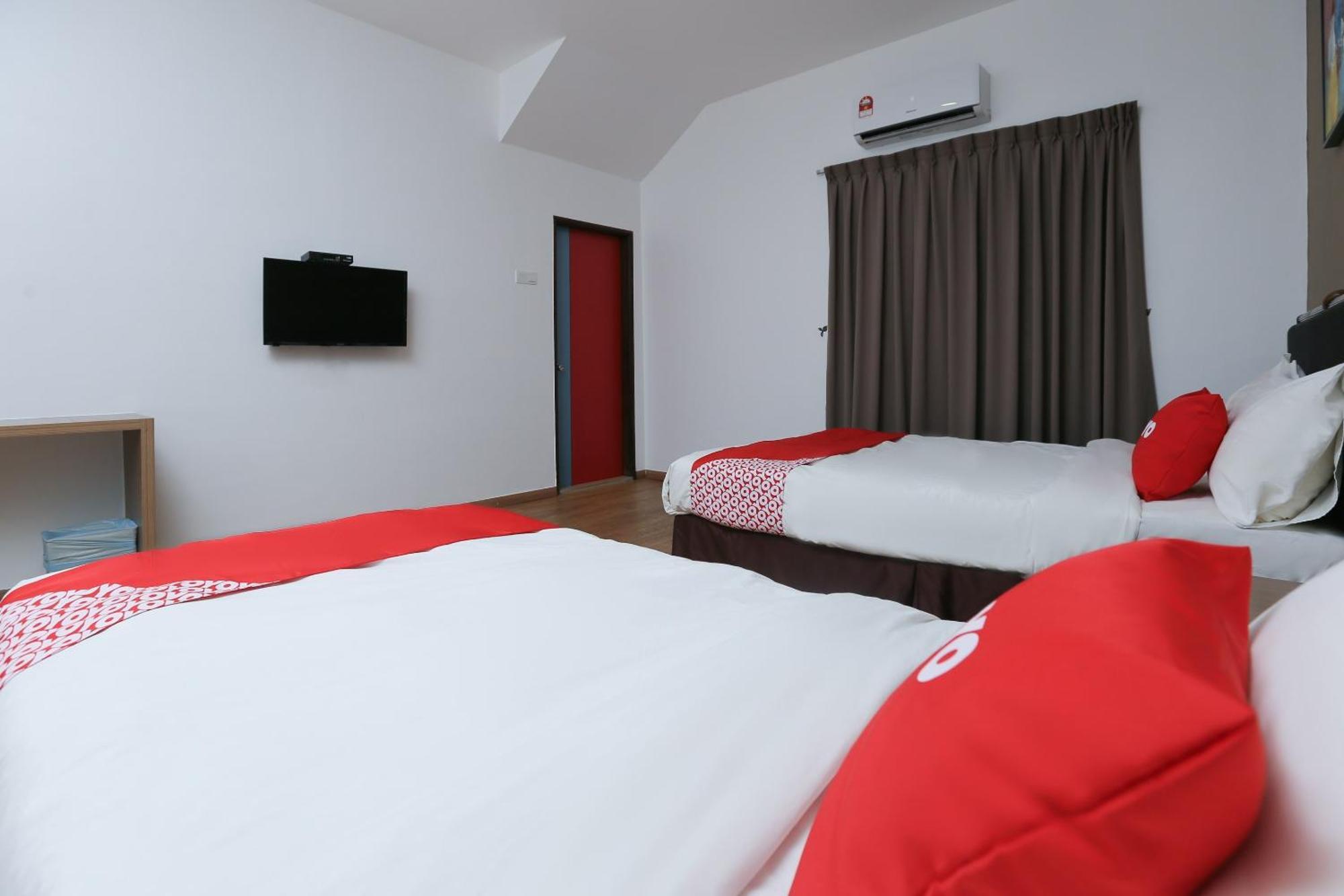 Oyo 89915 East Mount Hotel Kukup Εξωτερικό φωτογραφία