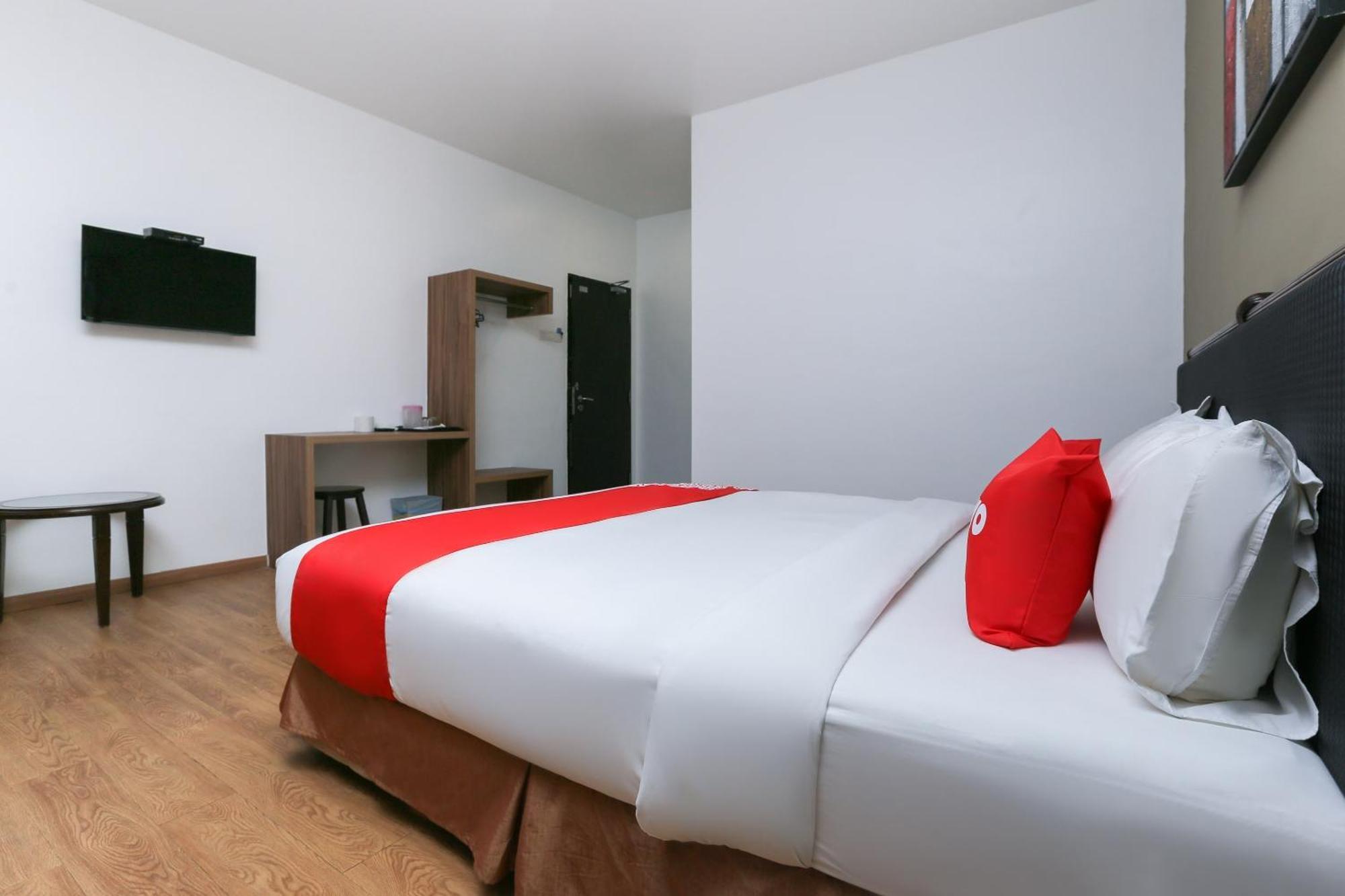 Oyo 89915 East Mount Hotel Kukup Εξωτερικό φωτογραφία