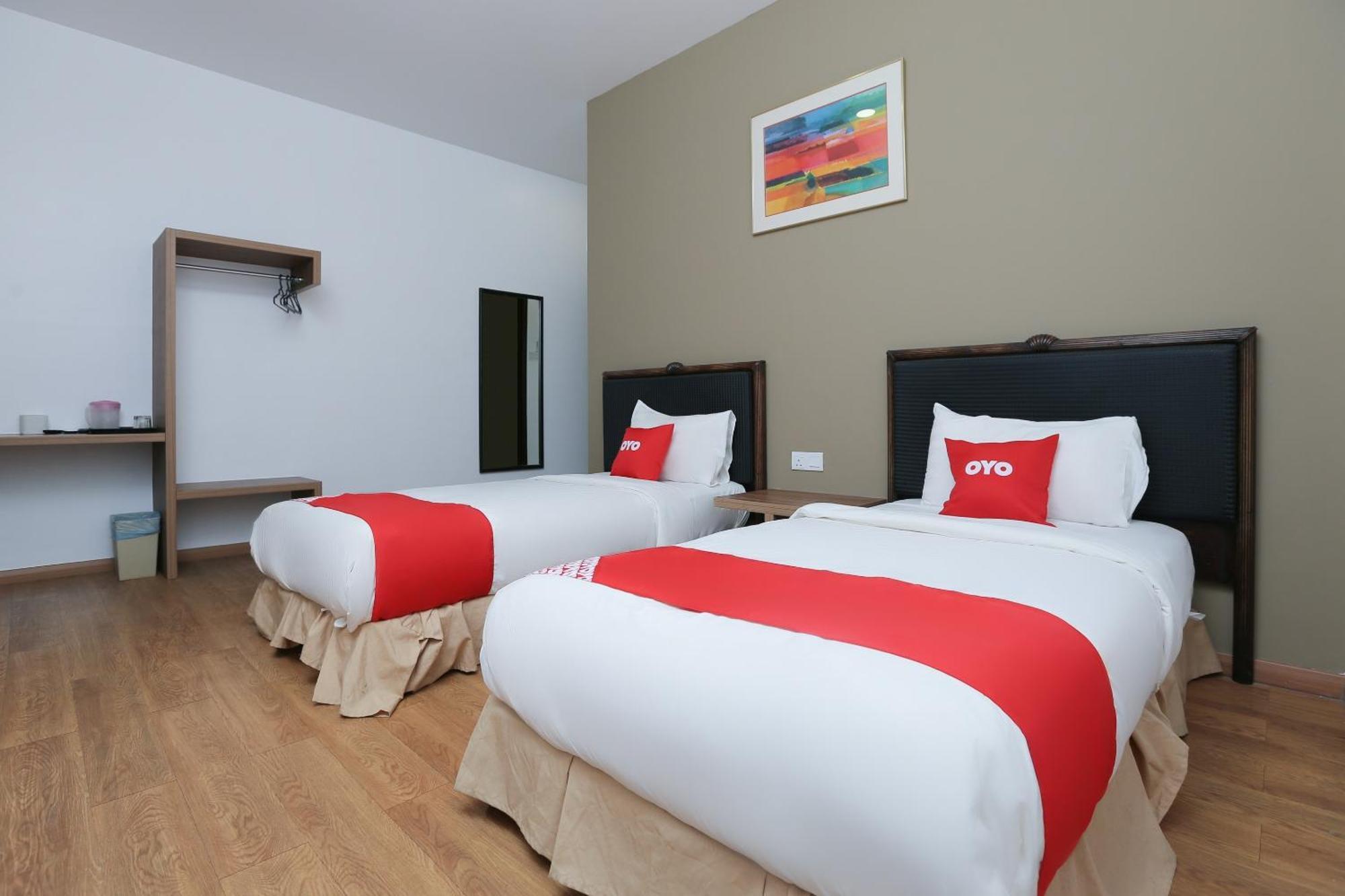 Oyo 89915 East Mount Hotel Kukup Εξωτερικό φωτογραφία