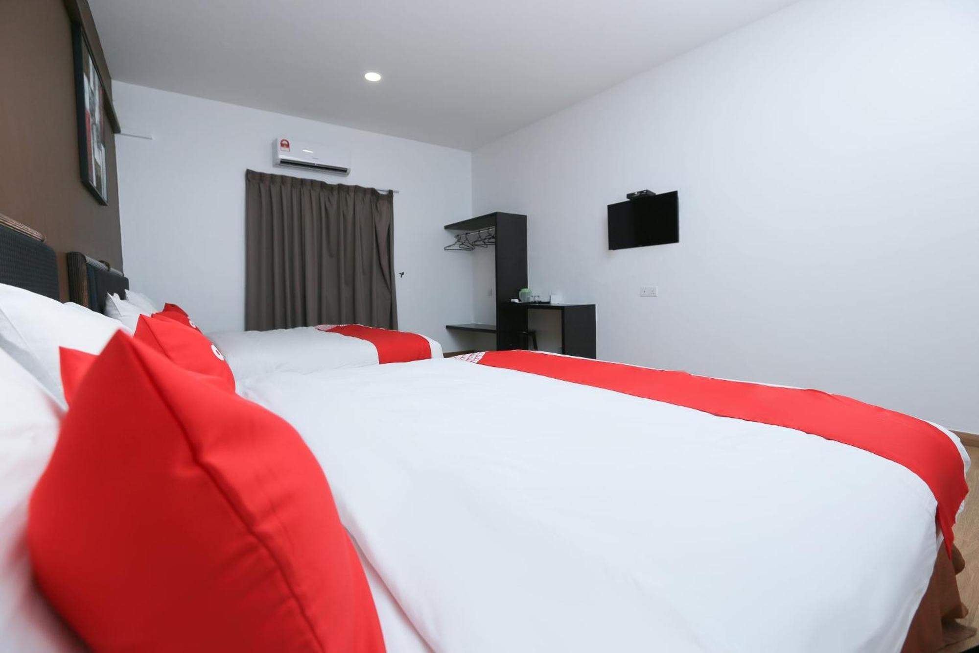 Oyo 89915 East Mount Hotel Kukup Εξωτερικό φωτογραφία