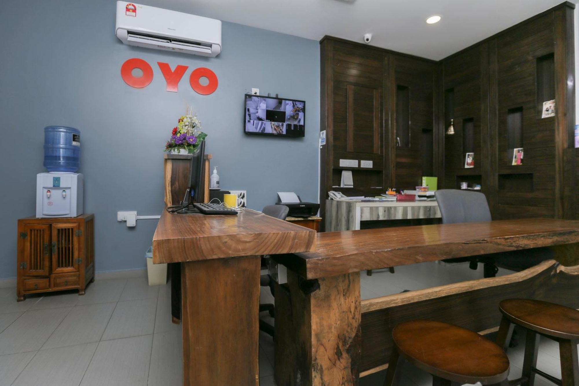 Oyo 89915 East Mount Hotel Kukup Εξωτερικό φωτογραφία