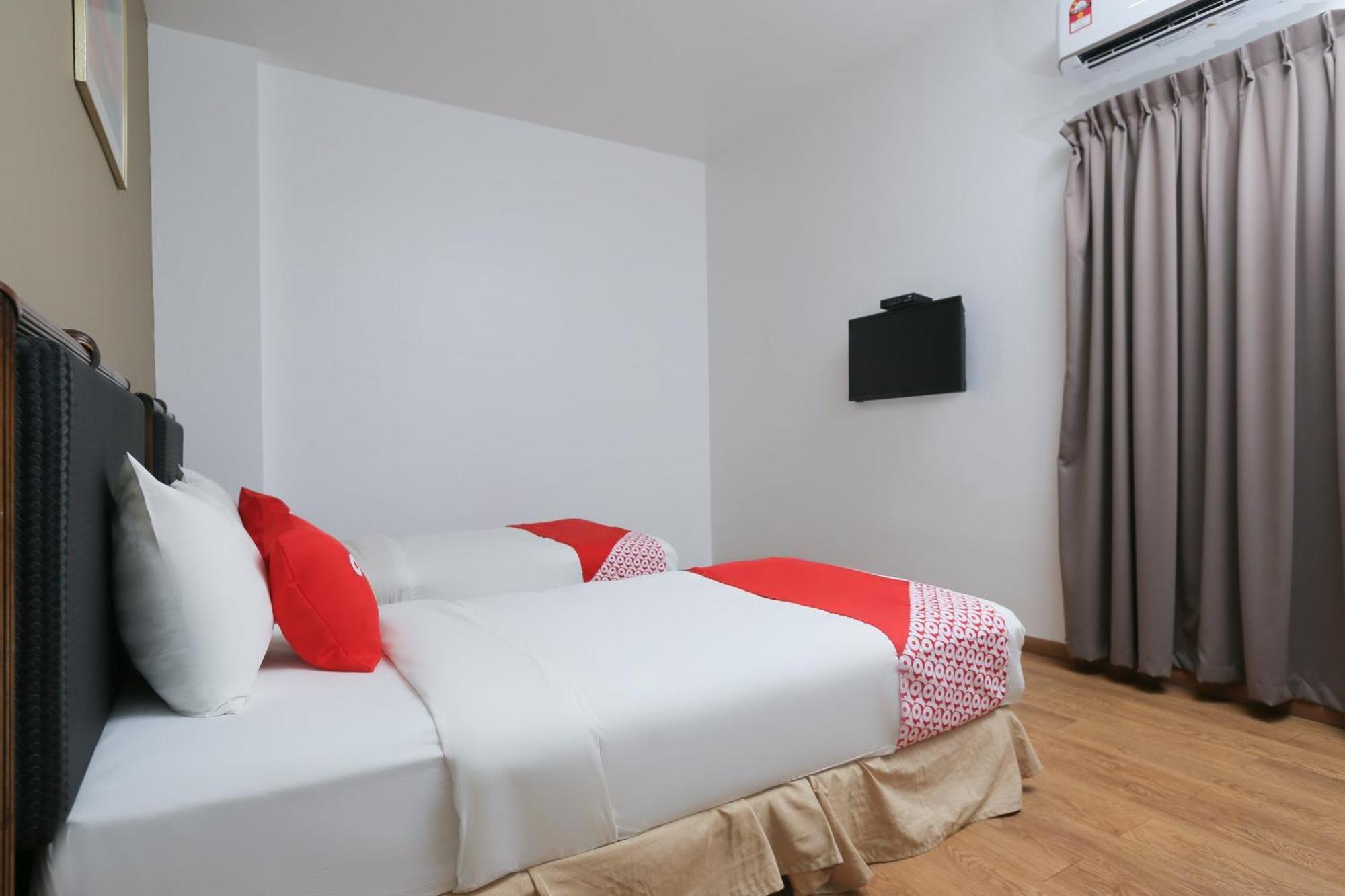 Oyo 89915 East Mount Hotel Kukup Εξωτερικό φωτογραφία
