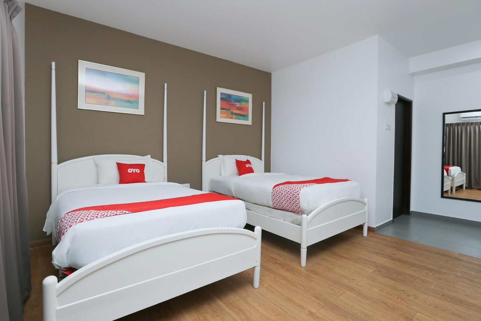 Oyo 89915 East Mount Hotel Kukup Εξωτερικό φωτογραφία