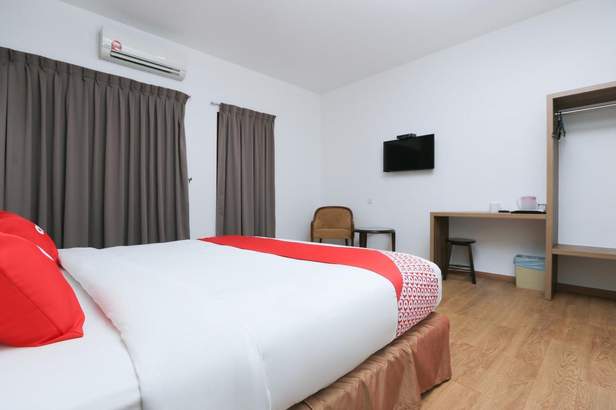 Oyo 89915 East Mount Hotel Kukup Εξωτερικό φωτογραφία