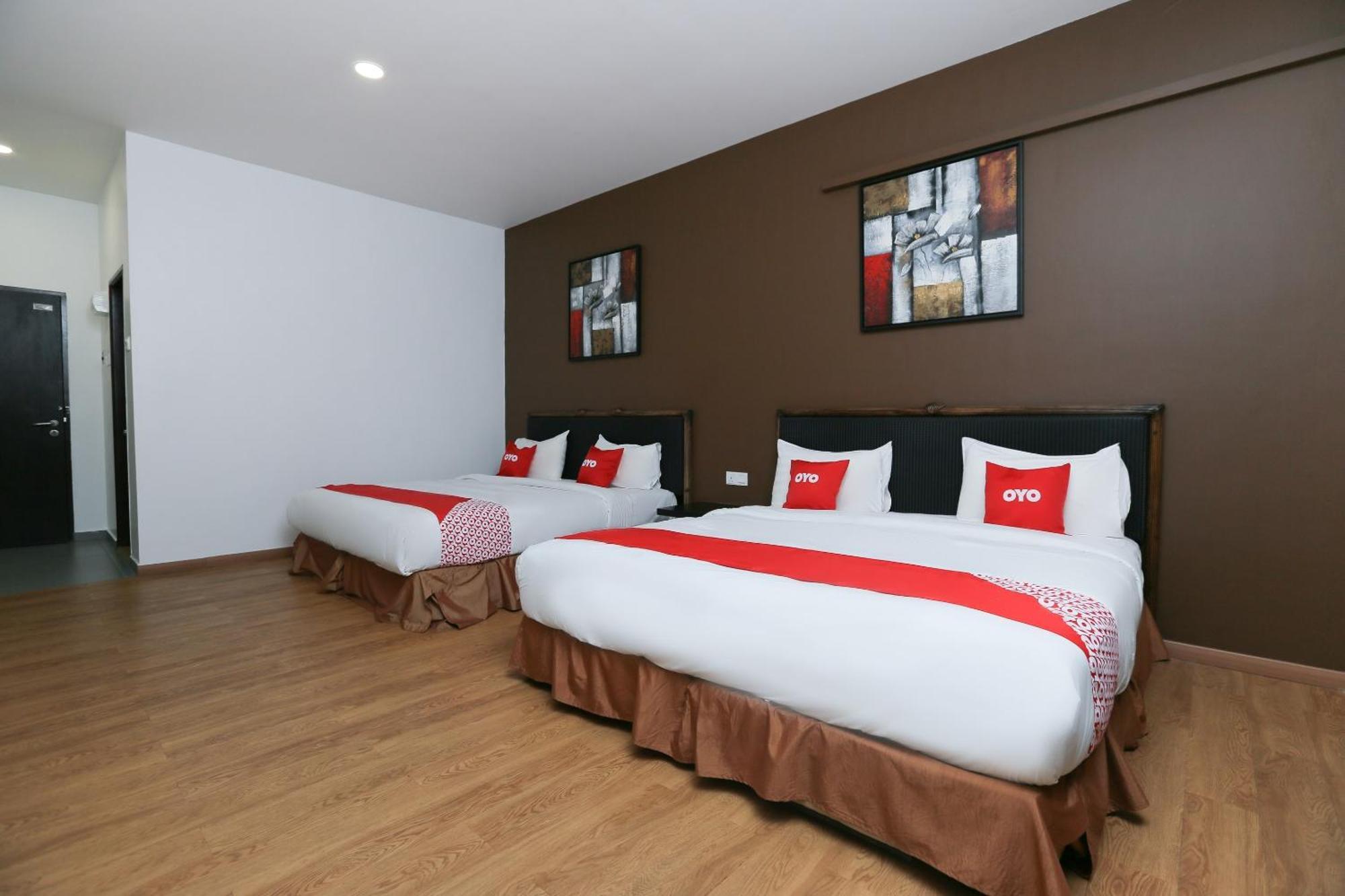 Oyo 89915 East Mount Hotel Kukup Εξωτερικό φωτογραφία