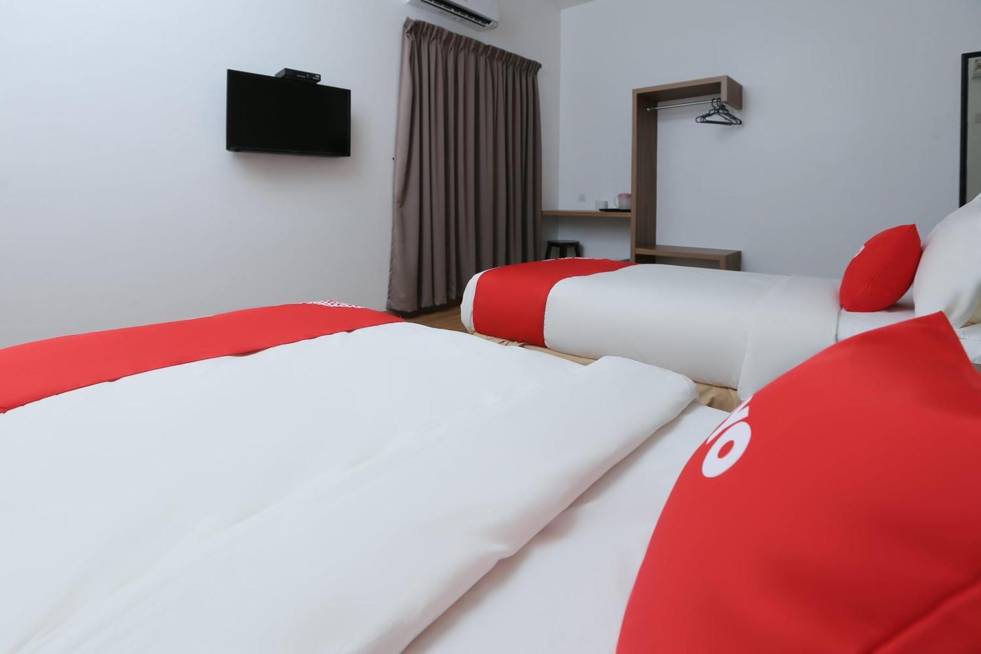 Oyo 89915 East Mount Hotel Kukup Εξωτερικό φωτογραφία
